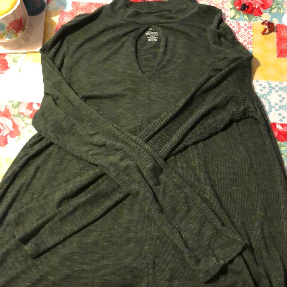 Long sleeve neck tee